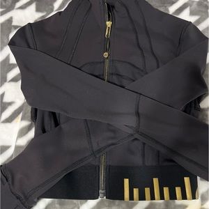 lululemon define jacket cropped, never worn, LIMITED EDITION!